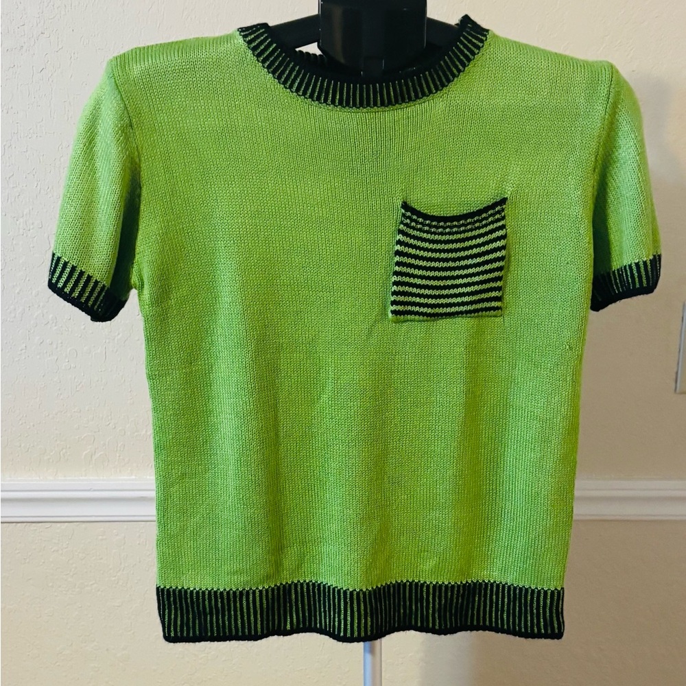 Green and Black Knit Short Sleeve Top